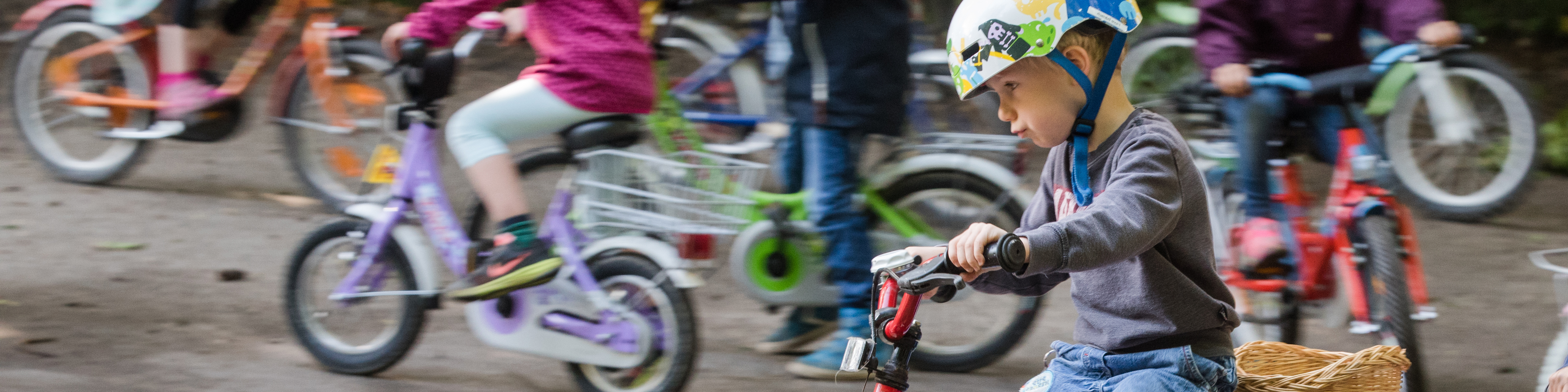 ELBKINDER: Fahrrad-Training Kita Rellinger Strasse | VIACTIV Krankenkasse