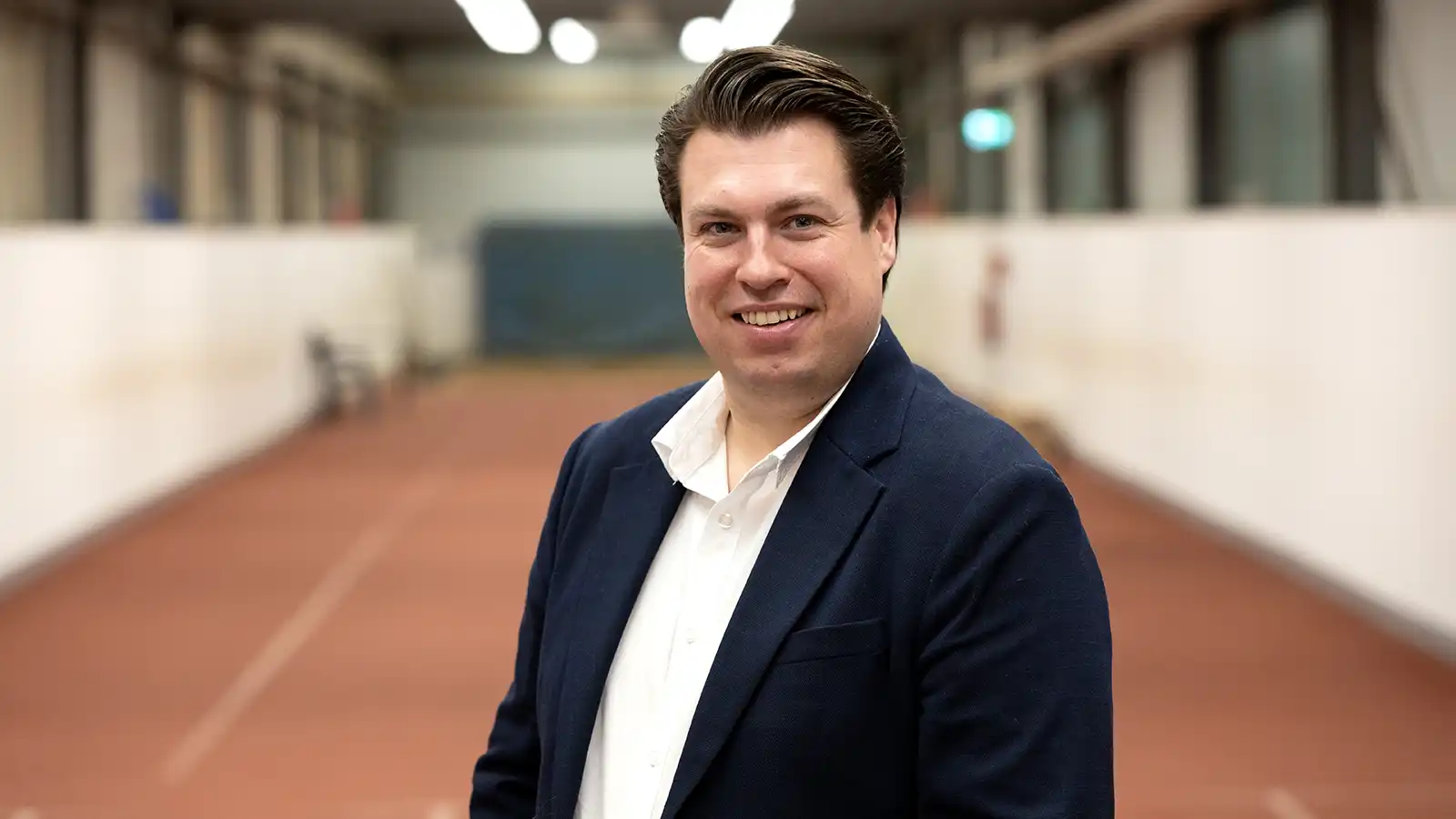 Ein Portrait von der Teamleitung des Maklervertriebs, Merten Lehmann. | VIACTIV Krankenkasse