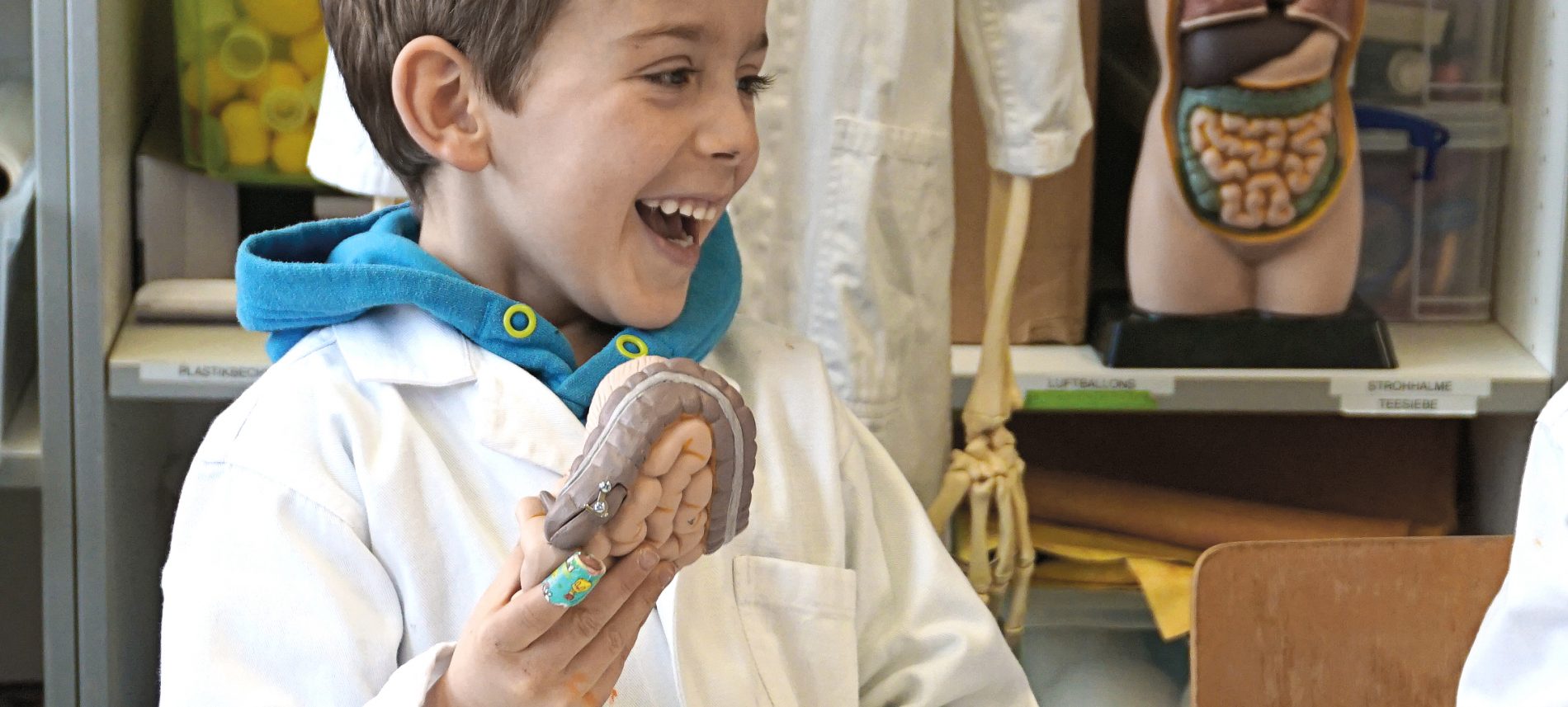 Viactiv Krankenkasse Kinder forschen | VIACTIV Krankenkasse