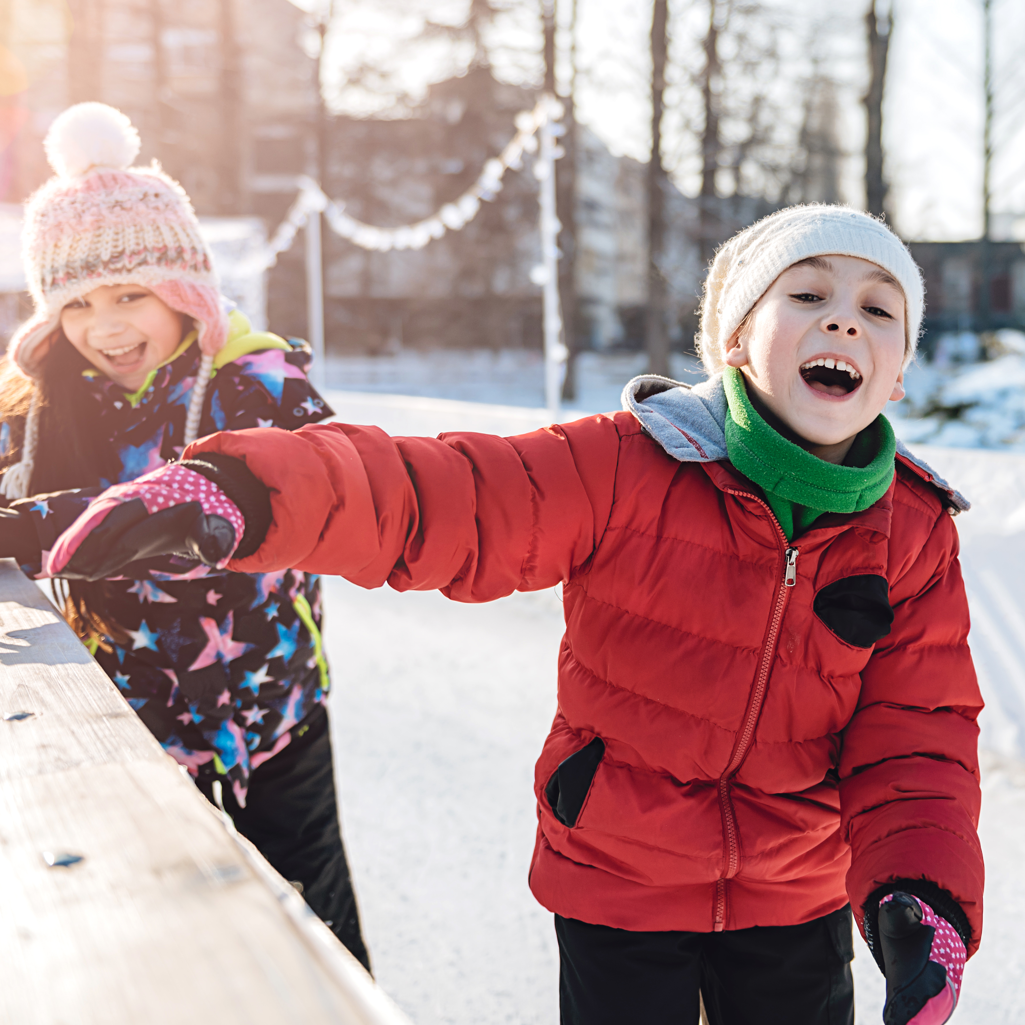 Girls  learning to skate | VIACTIV Krankenkasse