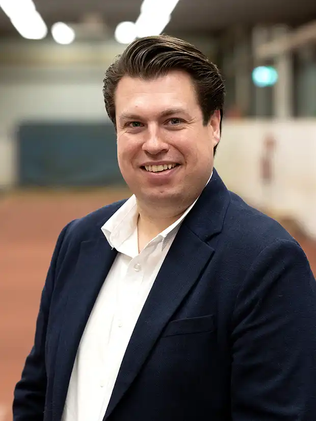 Ein Portrait von der Teamleitung des Maklervertriebs, Merten Lehmann. | VIACTIV Krankenkasse