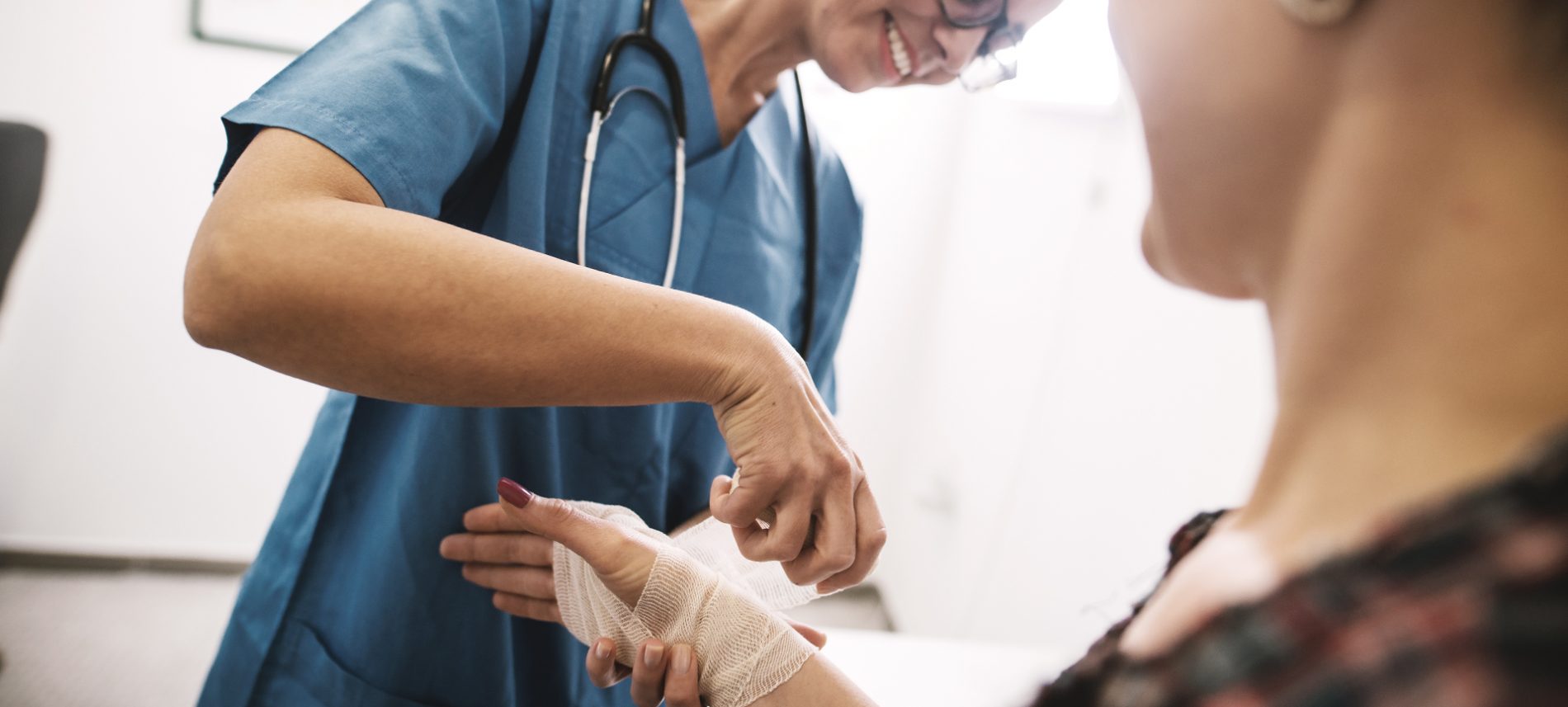 Viactiv-Krankenkasse-Wunden-richtig-versorgen | VIACTIV Krankenkasse