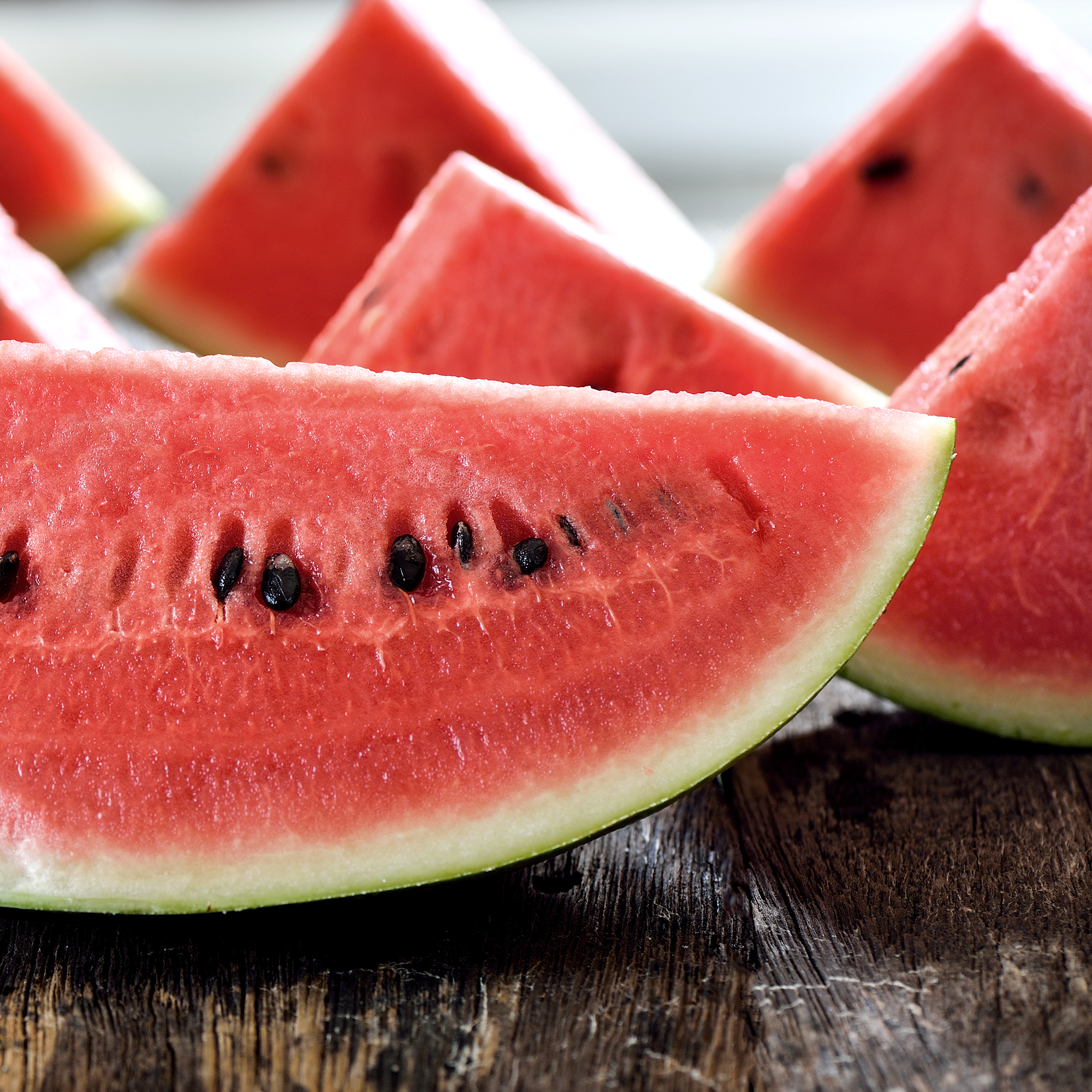 Eine aufgeschnittene Wassermelone. Sie sieht sehr saftig und gesund aus. | VIACTIV Krankenkasse