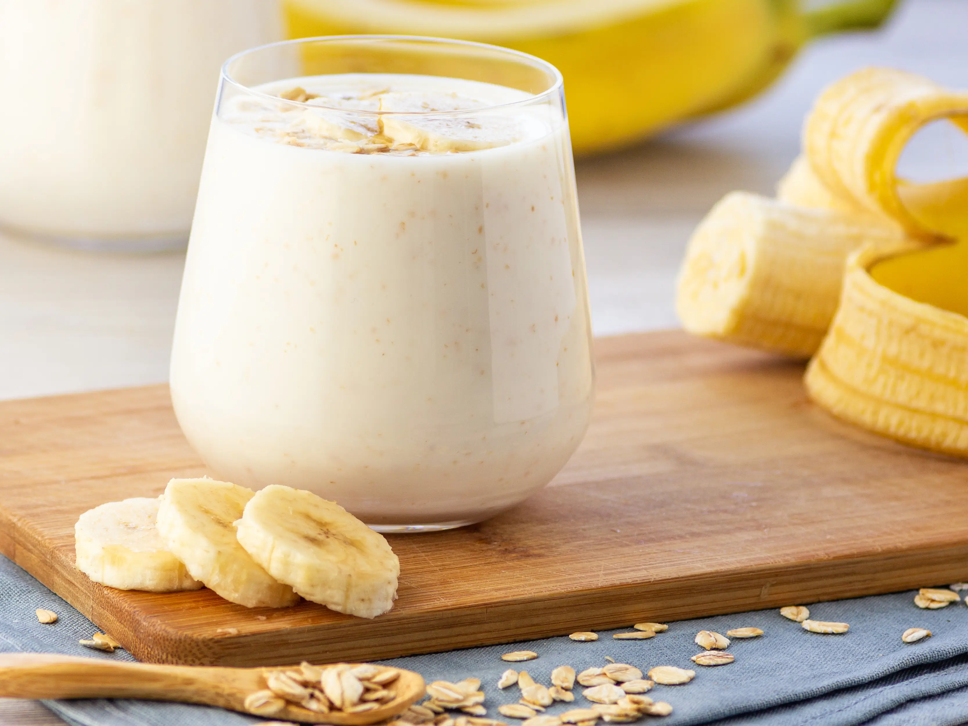 Eine Bananenmilch in einem Glas. | VIACTIV Krankenkasse