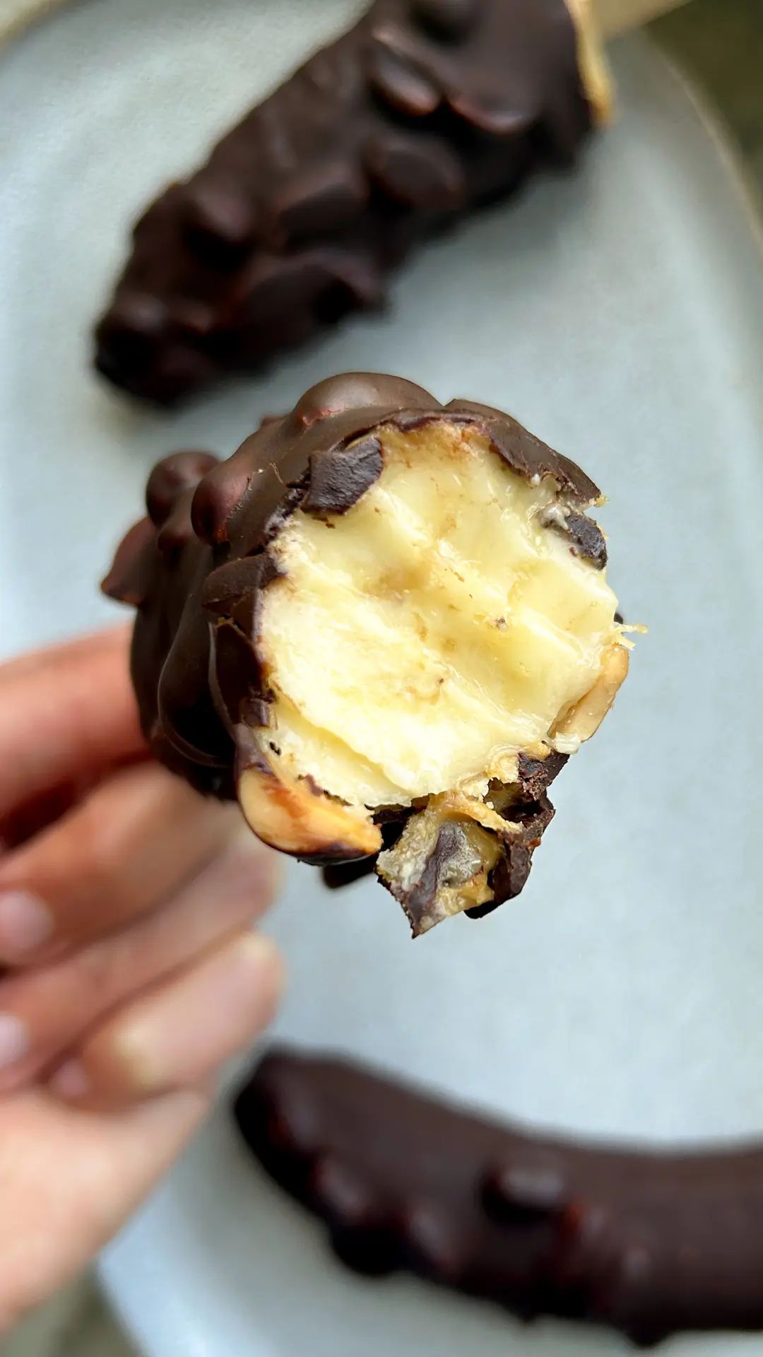 Bananen-Erdnuss-Pops mit Schokolade | VIACTIV Krankenkasse