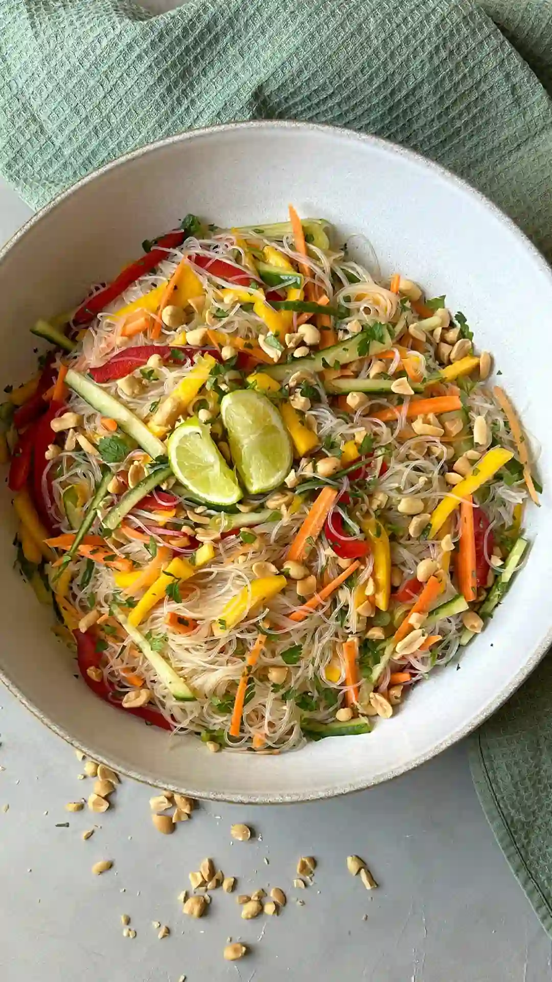 Glasnudelsalat mit Mango | VIACTIV Krankenkasse