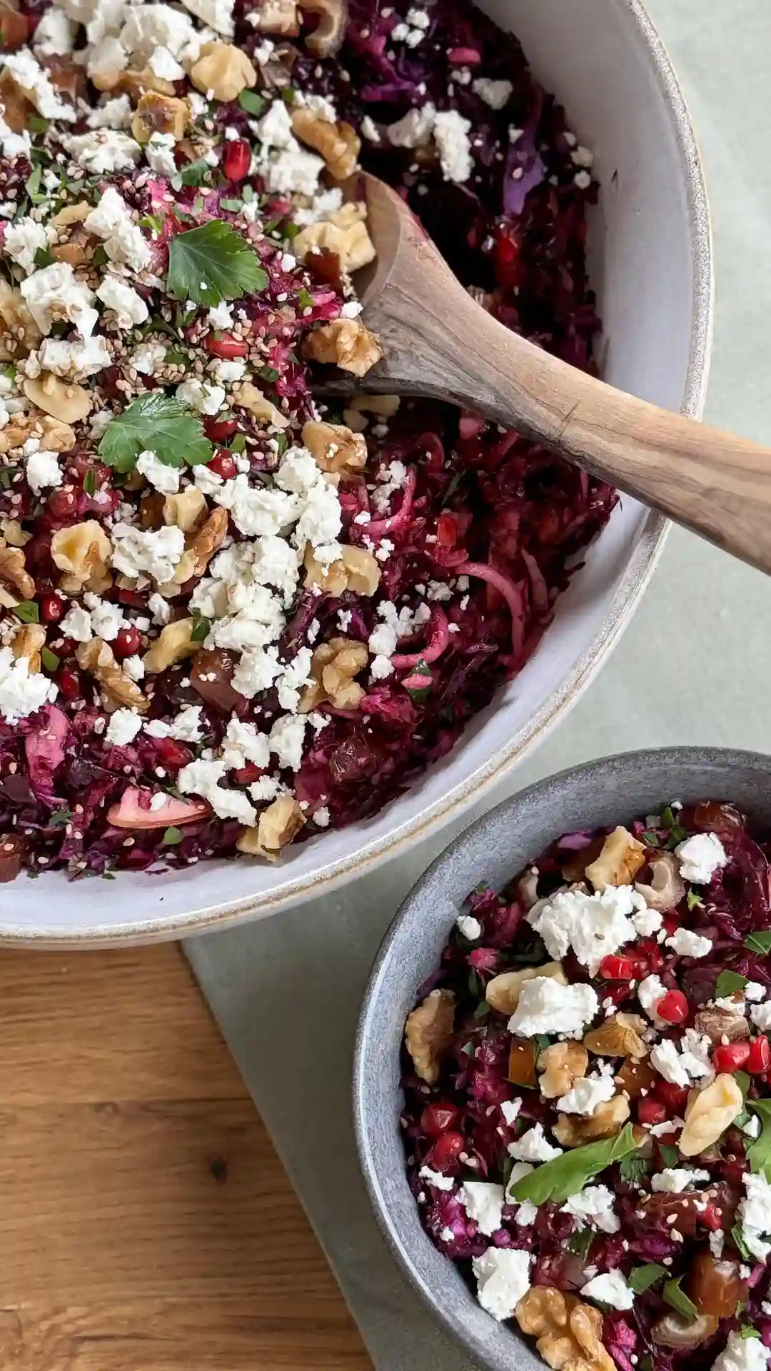 Rotkohlsalat mit Datteln und Feta | VIACTIV Krankenkasse