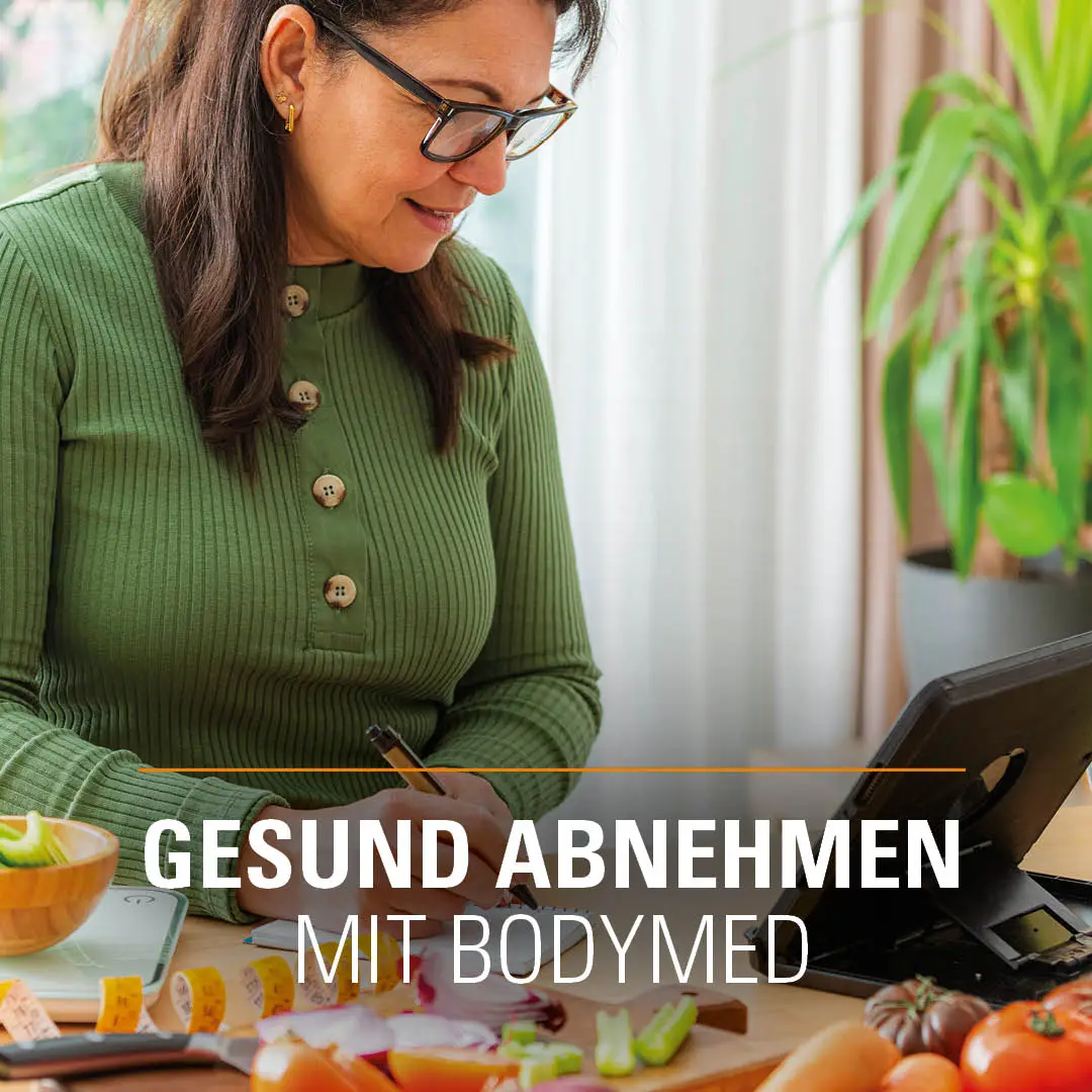 Eine Dame in grüner Kleidung nimmt am Bodymed-Kurs teil, der von der VIACTIV Krankenkasse unterstützt wird, | VIACTIV Krankenkasse